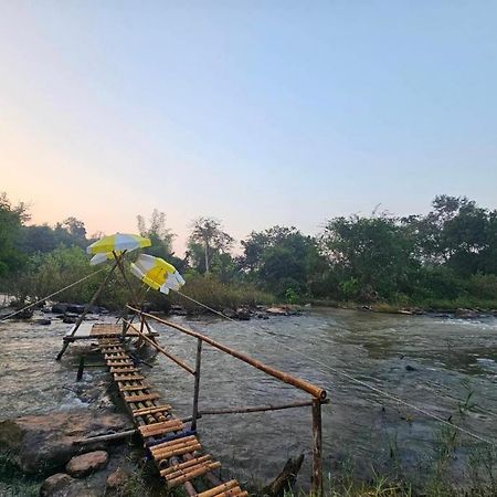 Natural Park Resort De Wang Thong Phitsanulok Exterior foto